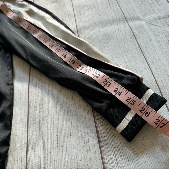 Tiger Zip Up - Picture 13 of 13